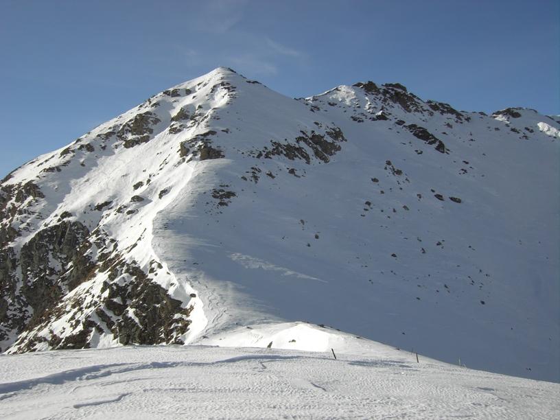 La discesa piu' facile dalla cresta NE.