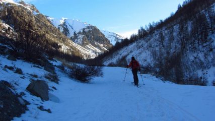 proseguiamo la salita nella parte bassa del Vallon de la Moutière (1-1-2012)