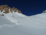 Oronaye sullo sfondo