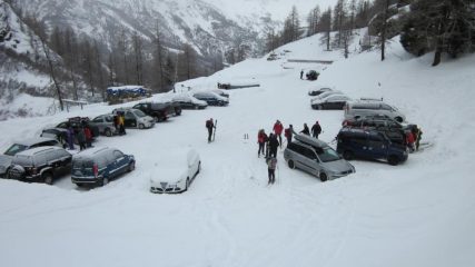 parcheggio innevato