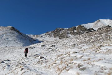 il colle della roussa sullo sfondo con gli alpeggi in vista