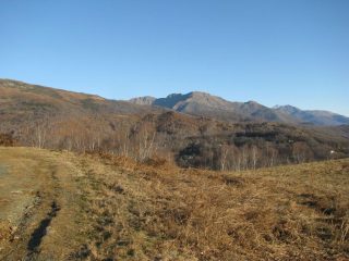 Salendo nei boschi sopra Issiglio