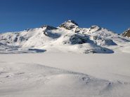 Il Lago Miserin e dietro il Bec Costazza