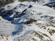 rifugio Benigni e sulla sinistra l'uscita del canale