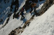 poco oltre la corda fissa si scende ancora poi si traversa e si risale
