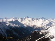 La vista spazia fino all'Oberland.