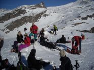 una parte del gruppetto del Cai di Chieri in cima alla Madonnina della Neve