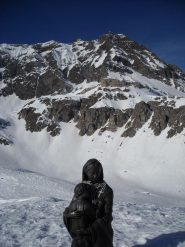 Madonnina della Neve in loc. Serrù con dietro la cima Basei