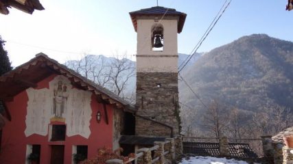 la chiesa a Mombianco