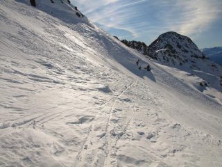Il tracciato che aggira Punta Valnera. Sulla destra il Bieteron