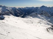 Passo Valnera dalla cresta della Valfredda, dietro si vede la Valle di Gressoney