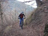 Manu sul sentiero prima di borg.Chesta