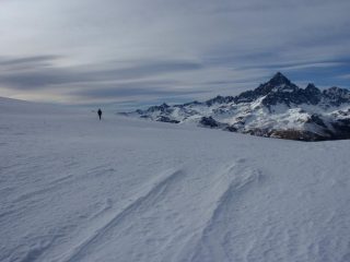 Monviso sullo sfondo