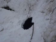 il buco aperto da marco che a momenti finisce nel torrente