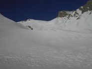 Le facili balze prima del pendio sommitale.