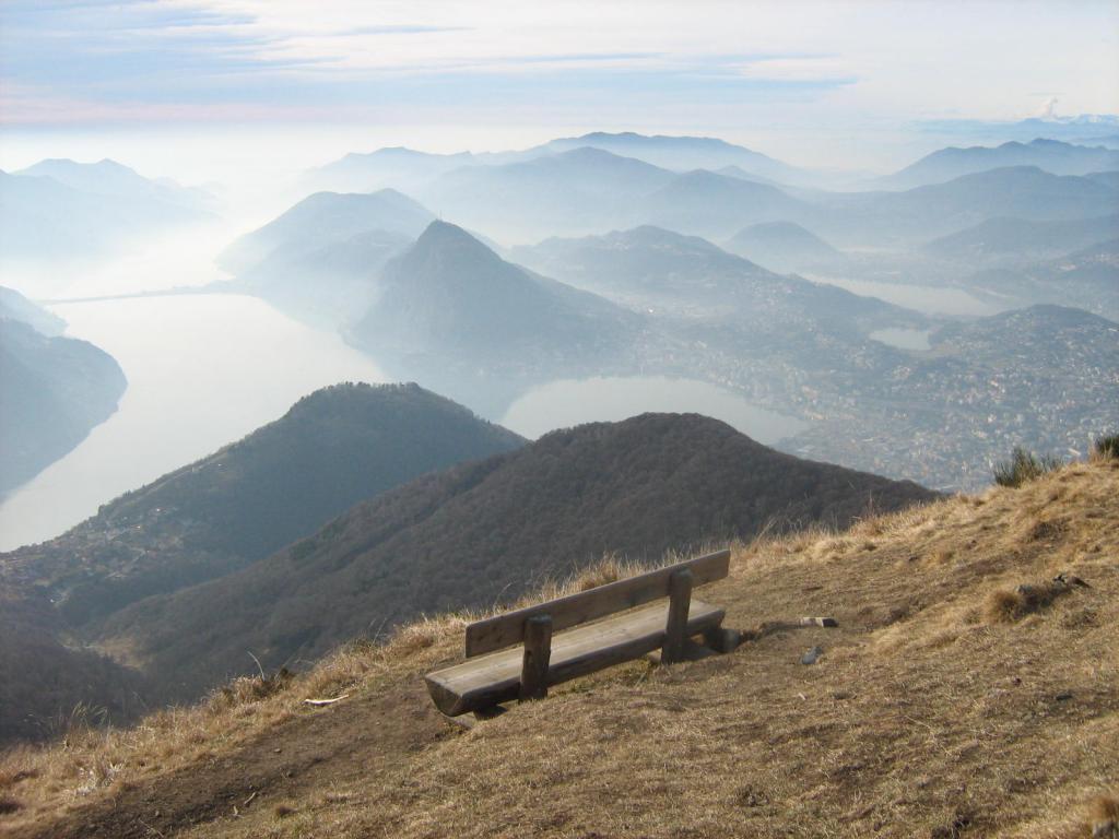 Dalla vetta del Monte Boglia verso il Lago di Lugano