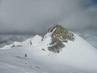 cerchiamo riparo sotto la punta