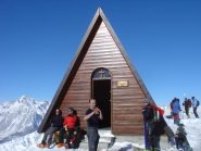 beppe davanti alla cappella