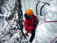 Nicolas arriva alla sosta in cima alla candela