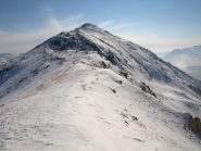 Lose Bianche (2435 m), visto dalla cresta che lo unisce con Punta Prial