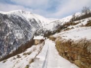 Traccia scialpinistica segna parte del percorso