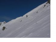 SI VEDE IL TAGLIO NETTO DELLA CORNICE