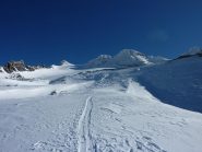 L'azione del vento ha eroso parecchia neve