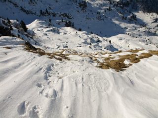 La ripida discesa da Colle Carisey