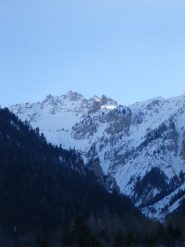 Cima e canali ben visibili da Pian del Colle e da Borgo Vecchio