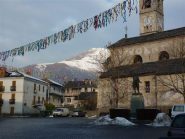 la cima vista dalla piazza centrale di Rueglio