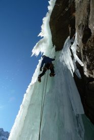 Claudio attacca la candela