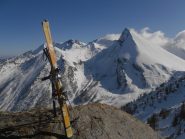 02 - sulla cima, sci da battaglia e Francais Pelouxe
