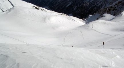 Scialpinisti in arrivo al colle.