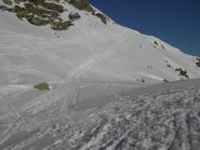 Il traverso per accedere al pendio sommitale.