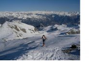 IN ODORE DI VETTA,CON IL MONVISO DA SFONDO.