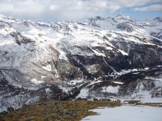 dalla vetta la vista sulla val d'ayas 