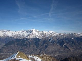panoarma dalla cima...pochissima neve in valle