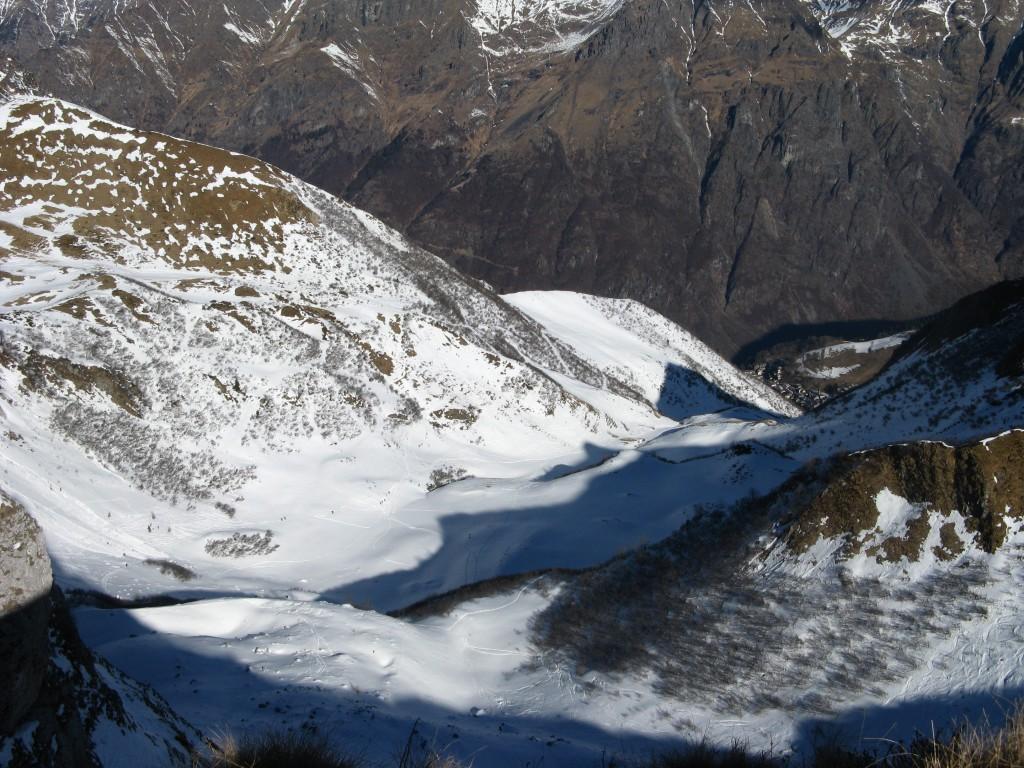 Itinerario di salita al Barbarossa da Lizzola, visto dalla Cima del Barbarossa.