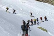 il gruppo salendo alla vetta