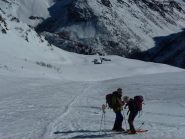 durante la discesa, fin qui la neve era ancora discretamente sciabile, dalle baite che si vedono in basso un vero disastro fino alla macchina