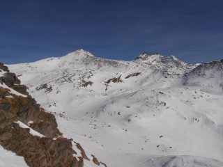 12 - Punta Violetta vista da poco sotto il Colle Nivolet