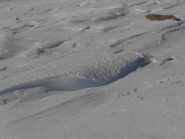 13 - la neve nella parte alta - crosta portante lavorata dal vento