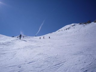 inizio della discesa,molti svizzeri  dopo di noi....