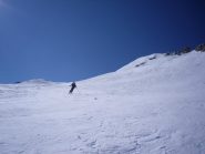 Henry inizia la discesa  su firn eccezionale...