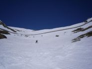 inizio del canale finale con neve un pò appesantita ma sempre sciabile.....
