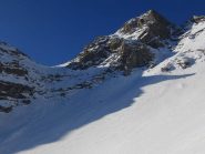 Il canale verso la Clotesse con 3 skialp
