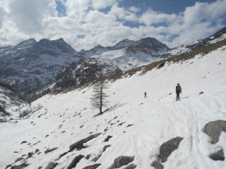costeggiando la morena prima di scollinare