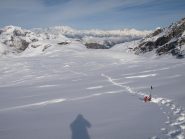 Dove ho lasciato le racchette per picca e ramponi. Si vede la mia traccia proveniente dal Rascias