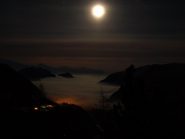 La valle di Champorcher al chiaro di luna poco sopra il parcheggio di Petit Mont Blanc