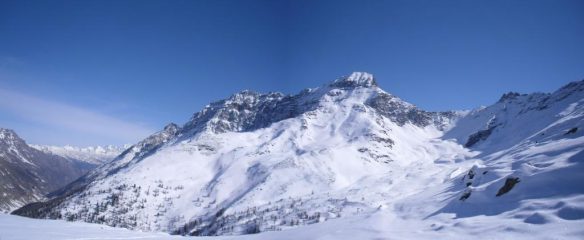 salendo verso la Testa Entrelor....